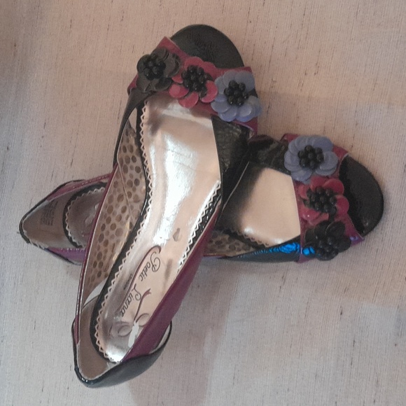 Poetic License Leather Peep Toe Tiny Heeled Sandals With Beaded Flowers 7.5 - Picture 13 of 14